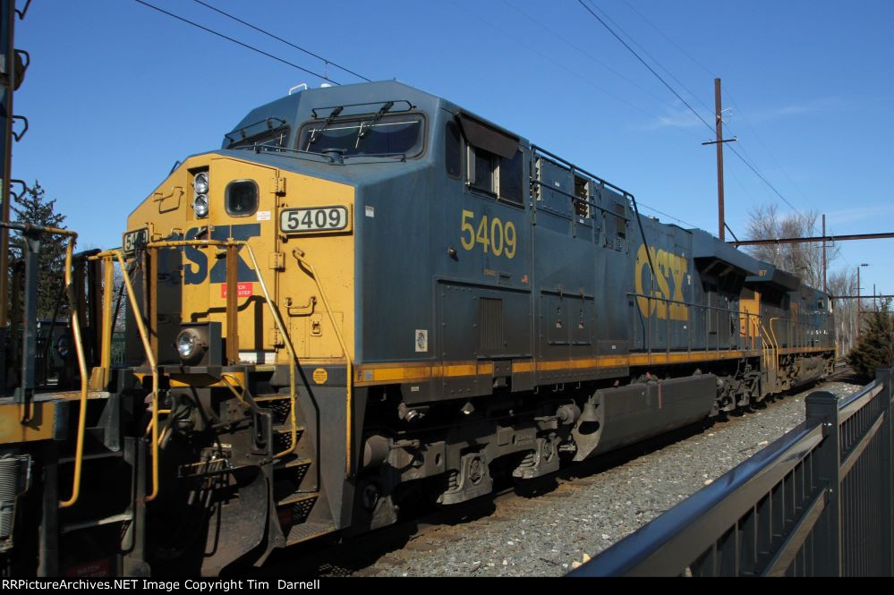 CSX 5409 on Q410